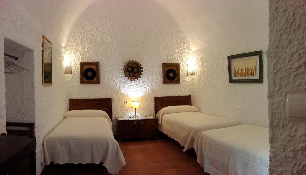 Cuevas La Cocinillas Graena